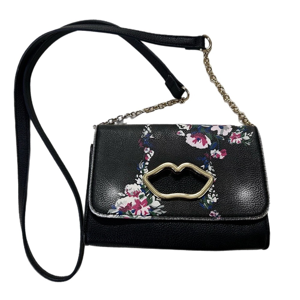 BETSEY JOHNSON Crossbody‎ Bag Purse Kiss Lips Snap Closure